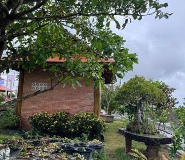 Dat Do Bed & Breakfast | Hoa Giấy Hilltop Retreat