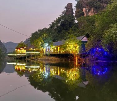 Hoa Lu Hotel | HoangLong Riverside Homestay