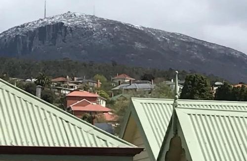 North Hobart Apartment | Hobart Character - Scenic Views in Bustling Locale