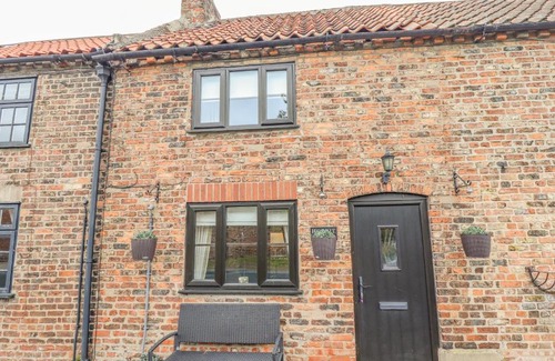 Ellerker House | Hobbits Hole