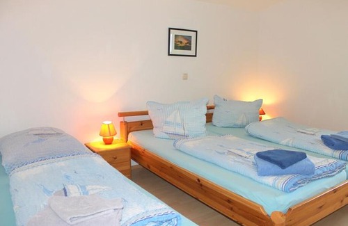 Riepsdorf Apartment | 'Hof Triangel - Whg 1' - Bauernhofurlaub mit Streicheltieren und Treckerfahren