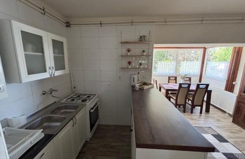 Miskolc-Tapolca Apartment | Holdviola 2 Apartman