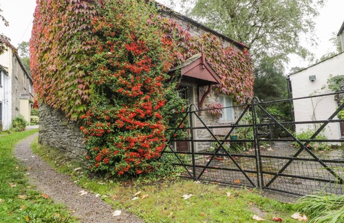 Lorton Cottage | HOLEMIRE BARN, with a garden in Lorton