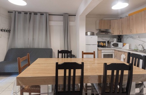 Saint-Sauveur-de-Cruzieres House | Holiday Home 'Gîte 1 - La Tour' with Lake View and Wi-Fi