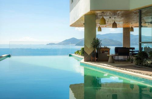 Tran Phu Beach Apartment | Holi Panorama Condotel