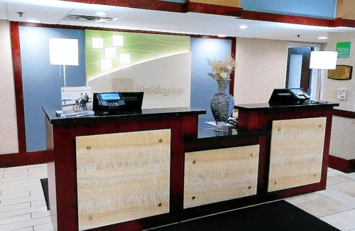 Central Oklahoma City Hotel | Holiday Inn Hotel & Suites Oklahoma City North, an IHG Hotel