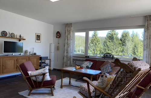 Schoenwald House | Holiday Home 'Gutach' with Mountain View, Shared Garden and Wi-Fi