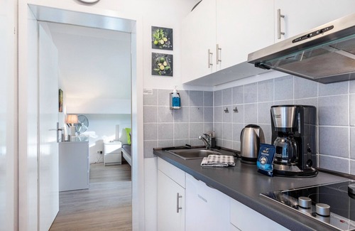 Schoenwald Apartment | Holiday Apartment 'Schwarzwaldblick D App 10 with Pool' with Mountain View, Wi-Fi