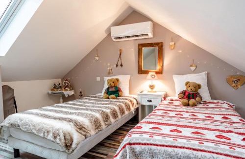 Merville-Franceville-Plage House | Holiday Home La Villa bleue by Interhome