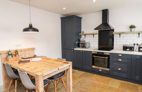 Belford Cottage | HOLIDA HOOSE, pet friendly, character holiday cottage in Belford