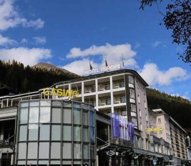 Davos-Platz Apartment | Holiday accommodation - swimming pool available