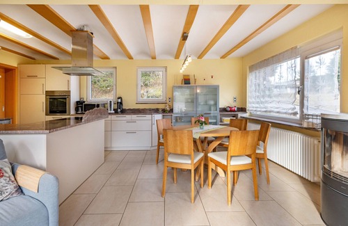 Feldberg Apartment | Holiday Apartment "Schwarzwälder Kirsch Oben" with Private Terrace, Private Garden & Wi-Fi
