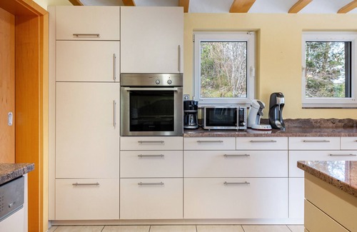 Feldberg Apartment | Holiday Apartment "Schwarzwälder Kirsch Oben" with Private Terrace, Private Garden & Wi-Fi