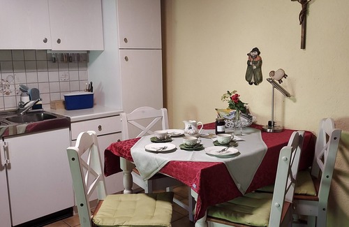 Zell am Harmersbach Apartment | Holiday Apartment 'Schäfchen' with Shared Garden and Wi-Fi