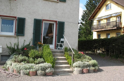 Titisee-Neustadt Apartment | Holiday Apartment 'Schwedens' with Shared Terrace, Shared Garden and Wi-Fi