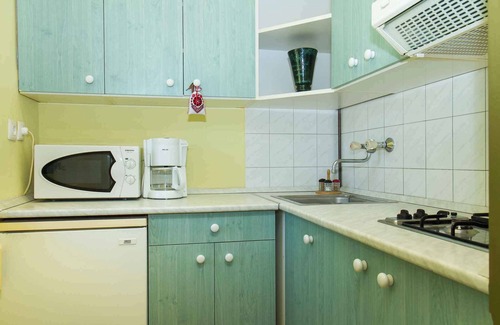 Balatonkeresztur Apartment | Holiday apartment with pool and internet access