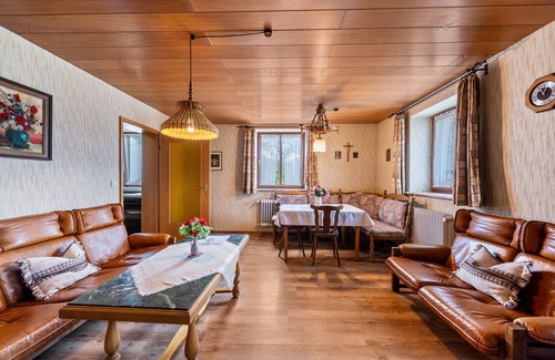 Unterallgau Apartment | Holiday Apartment 'Zur-Terrassen-Wohnung' with Terrace & Wi-Fi