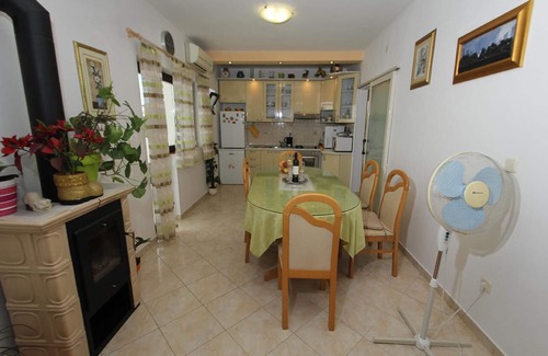 Kastel Sucurac Apartment | Holiday apartment Kaštel Sućurac for 1 - 4 persons with 2 bedrooms - Holiday apartment in one or mul