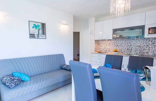 Porec Apartment | Holiday apartment with use of pool