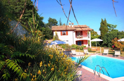 Fermignano Apartment | Holiday apartment with terrace and pool