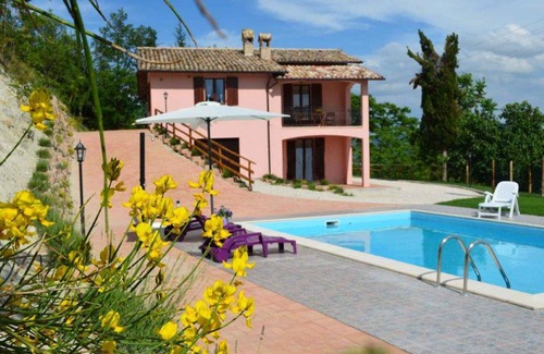 Fermignano Apartment | Holiday apartment with terrace and pool