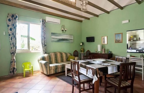 Giardini Naxos Apartment | Holiday Apartment with garden view on Etna