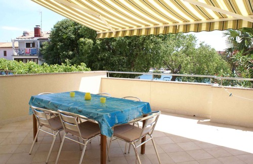 Porat Apartment | Holiday apartment 100 m from the sea with air conditioning