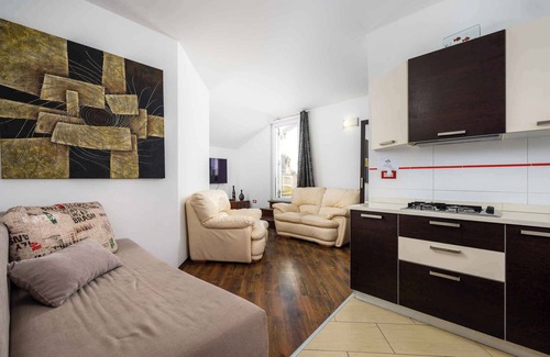 Katoro Apartment | Holiday apartment 200 m from the beach