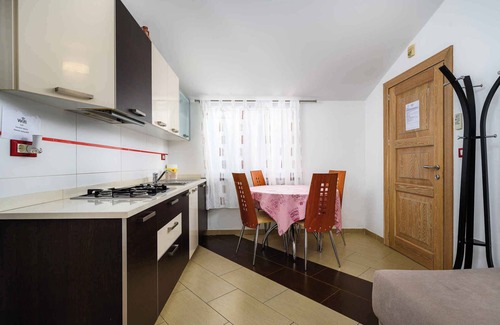 Katoro Apartment | Holiday apartment 200 m from the beach