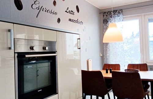 Wallersheim Apartment | Holiday Apartment 'Abendsonne Upper Floor with Balcony' with Wi-Fi