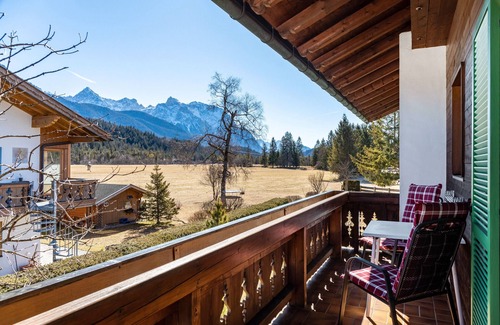 Kruen Apartment | Holiday Apartment 'Alpenblick Tilly - Soiernsee' with Mountain View, Shared Garden and Wi-Fi