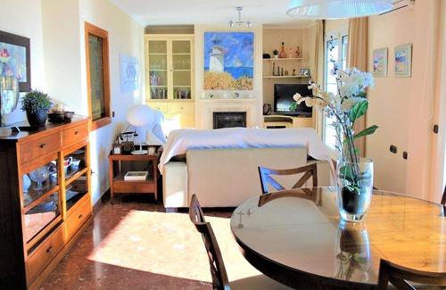 Carboneras Apartment | Holiday apartment 'Atico Frente al Mar' near the beach with sea views, terrace and Wi-Fi.