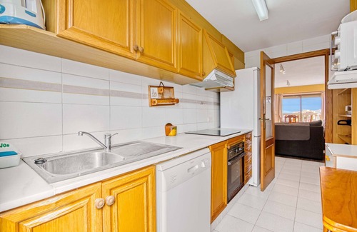 Xeraco Beach Apartment | Holiday Apartment 'Barlovento I' with Sea View, Terrace, Shared Pool & Wi-Fi