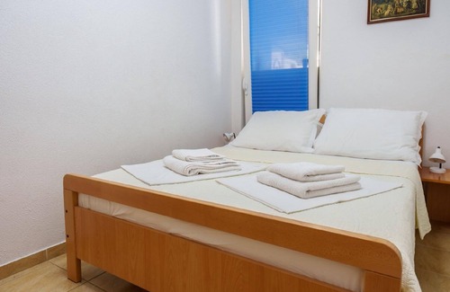 Baska Voda Apartment | Holiday apartment Bast for 1 - 3 persons with 1 bedroom - Row house