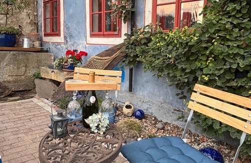 Meissen Apartment | Holiday Apartment 'Blaue Maus' with Lake View, Shared Terrace and Private Garden