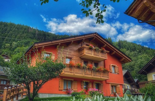 Valdisotto Apartment | Holiday Apartment "Casa Clus Bormio 2" with Mountain View, 2 Balconies & Wi-Fi
