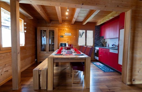 Leukerbad Ski Chalet | Holiday apartment Leukerbad (Ort) for 1 - 6 persons with 3 bedrooms - Chalet
