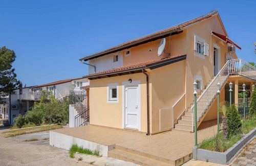 Katoro Apartment | Holiday apartment Close to the sea, cafes and restaurants