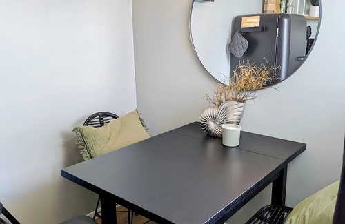 Heiligenhafen Apartment | Holiday Apartment 'Nautilus' with Shared Garden, Balcony and Wi-Fi