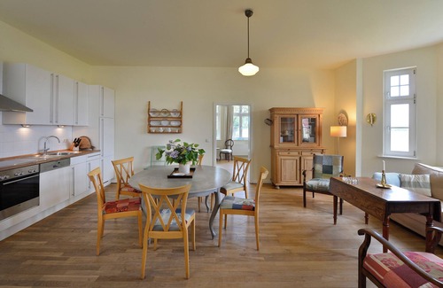 Grubnow Apartment | Holiday Apartment "Gut Grubnow Rügen - 3" with Lake View, Shared Terrace & Wi-Fi