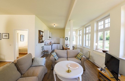 Grubnow Apartment | Holiday Apartment "Gut Grubnow Rügen - 4" with Lake View, Shared Terrace & Wi-Fi