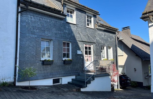 Ortsmitte Apartment | Holiday Apartment 'Zur Alten Mühle' with Private Terrace and Wi-Fi