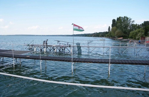 Siofok-Sosto Apartment | Holiday apartment directly on the lake with own jetty