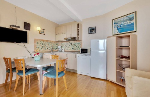 Drasnice Apartment | Holiday apartment Drasnice for 1 - 4 persons with 2 bedrooms - Holiday apartment in one or multi-fam