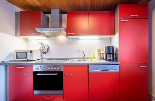 Bargenstedt Apartment | Holiday Apartment 'Ferienwohnung Reet Op De Eck' with Shared Garden and Wi-Fi
