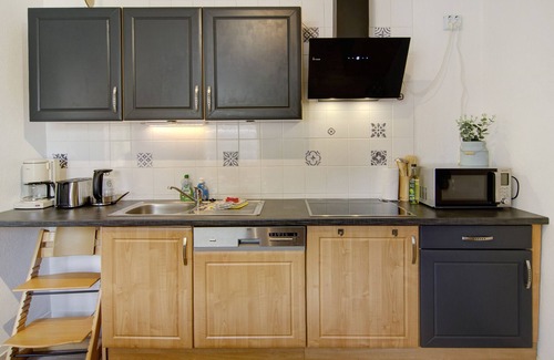 Warsingsfehn Apartment | Holiday Apartment "Fahrradland Meer" with Private Terrace and Wi-Fi