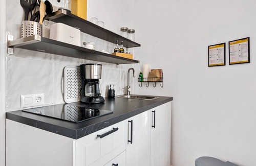 Orba Apartment | Holiday Apartment 'Ferien Bei Patricia' with Mountain View, Wi-Fi and Air Conditioning