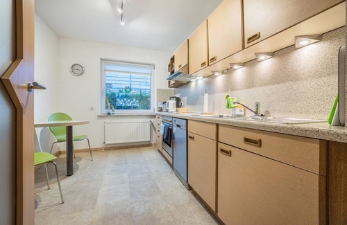 Ledeburg Apartment | Holiday Apartment 'Gästeapartment Hannover' with Shared Garden and Wi-Fi