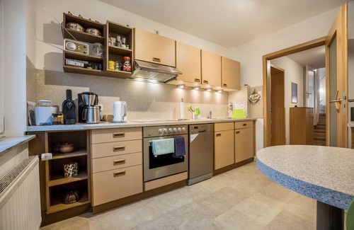 Ledeburg Apartment | Holiday Apartment 'Gästeapartment Hannover' with Shared Garden and Wi-Fi