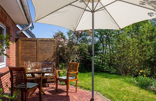 Pellworm Apartment | Holiday Apartment - Haus Deichperle